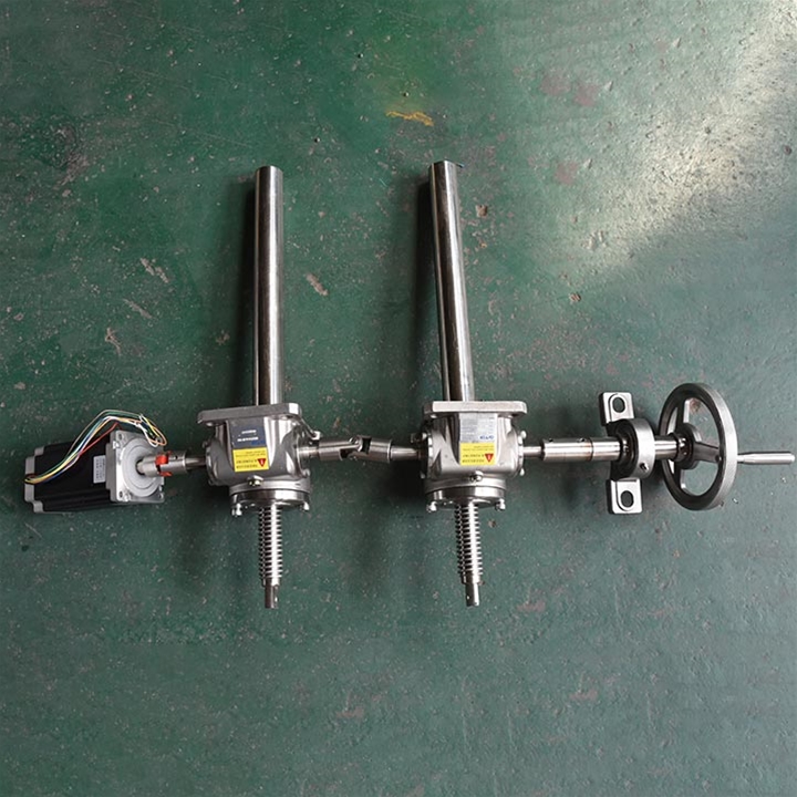 实拍-不锈钢丝杆升降机